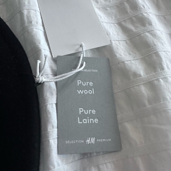 H&M Premium Selection 100% wool woman’s hat L/58 - Picture 2 of 3